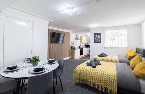 Southsea Apartment | Open Mind Property - Cosy Studio in Southsea