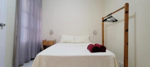 Sao Filipe Bed & Breakfast | OpenSky