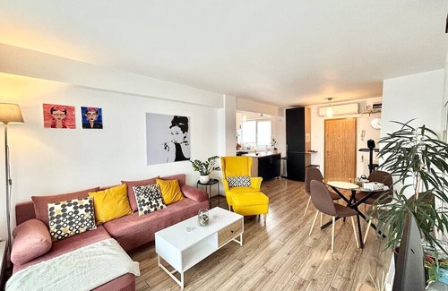 Old City Condo | Opera Sunrise 2 rooms Balcony Top Floor Center