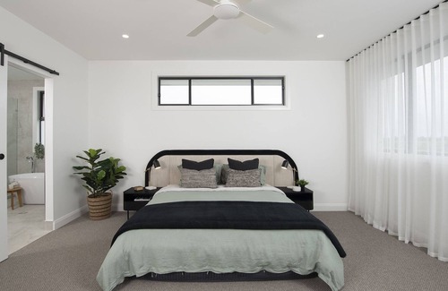 Maleny House | Ophelia l Grand Lady of Maleny l Heated Pool