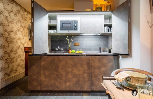 Moscardo Apartment | Opium Den by Justine Apartments