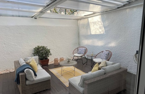 Lapa Apartment | Oporto City Center Apartment with terrace