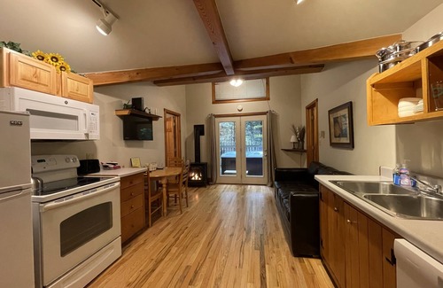 Victor Cabin | Opossum Creek Retreat
