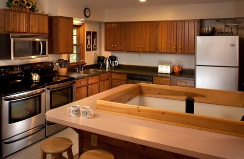 Victor Cabin | Opossum Creek Retreat