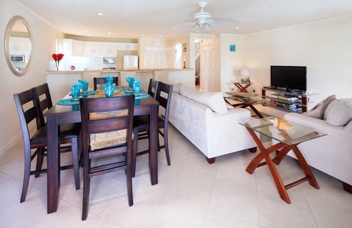 Hastings Apartment | Oppposite Beach with Pool - Margate #4 (2 bed)