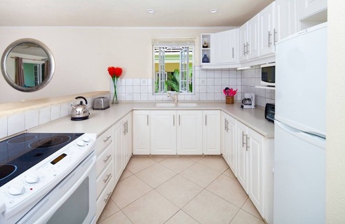 Hastings Apartment | Oppposite Beach with Pool - Margate #4 (2 bed)