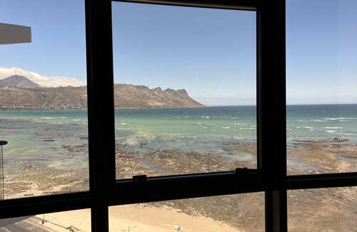 Strand Apartment | Oppulent Apartment on the Beach