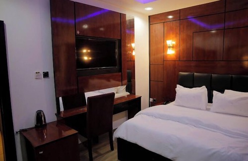 Benin City Hotel | Opt Wood Hotels