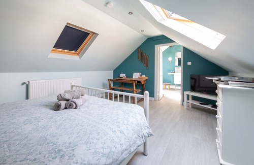 Tourcoing Bed & Breakfast | Optional 3-person spa junior suite,
