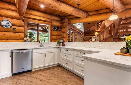 Kent Ski Chalet | Opulent Oaks Chaletn