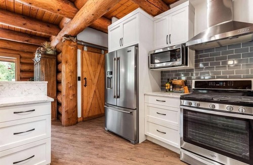 Kent Ski Chalet | Opulent Oaks Chaletn