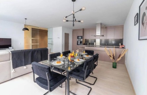Ilot Sacre Apartment | Opulent Oasis: 2BR Luxury Apartment near Grand Place