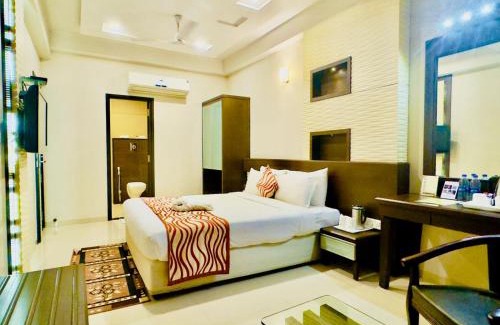 Sheehla Apartment | Opulent Oasis