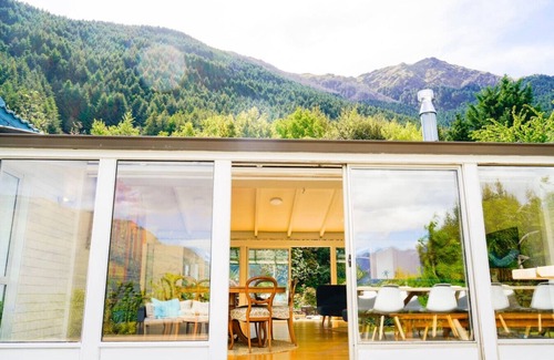 Sunshine Bay House | Ora° Retreat Koru Suite Mountain Escape