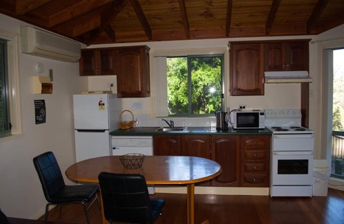 Bandon Grove Ski Chalet | Orana"Welcome" Cabin in The Tops