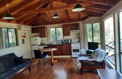 Bandon Grove Ski Chalet | Orana"Welcome" Cabin in The Tops