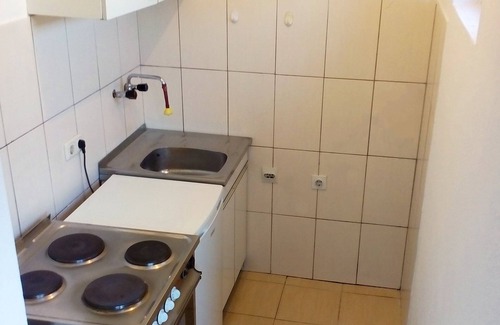 Niksic House | Orange apartments, city center