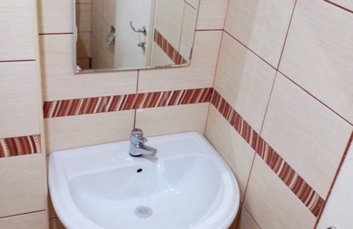 Niksic House | Orange apartments, city center