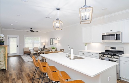 Auburn - Opelika House | Orange & Blue Skies | 2 Bed, 2 Bath