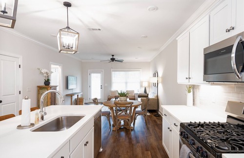 Auburn - Opelika House | Orange & Blue Skies | 2 Bed, 2 Bath