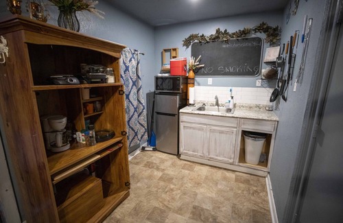 Whitesboro Cabin | Orange Door Cabin 2 - Swim and Fish!