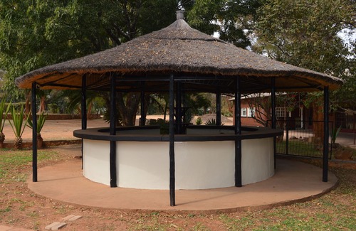 Chinhoyi Hotel | Orange Grove Motel