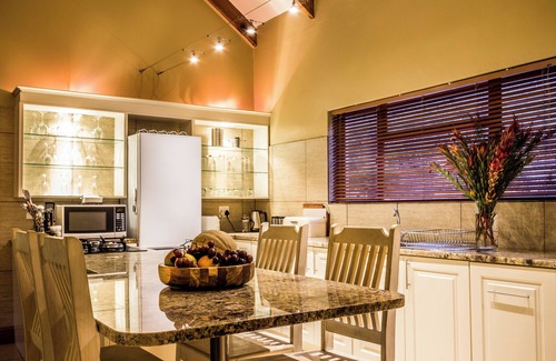 Robertson Cabin | Orange Grove