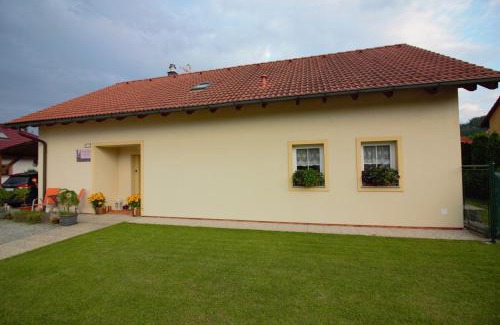 Kajov Apartment | Orange Loft Apartment