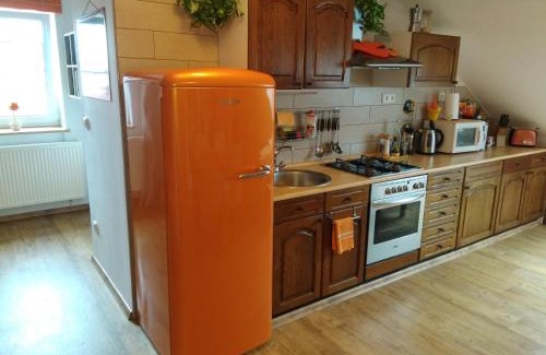 Kajov Apartment | Orange Loft Apartment