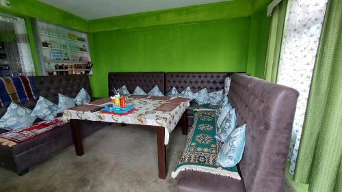 Rinchingpong House | Orange Villa