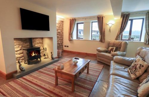 Fourstones Near Bentham House | Orcaber Farm Barn