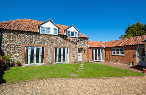 Wighton House | Orchard Barn - Four Bedroom House, Sleeps 8