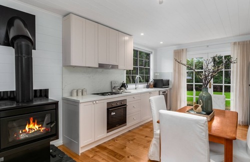 Alpine House | Orchard Cottage, Alpine, Southern Highlands