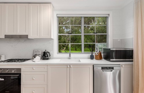 Alpine House | Orchard Cottage, Alpine, Southern Highlands