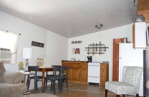 Palisade Cottage | Orchard Guesthouse Cottage
