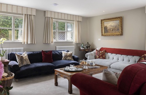 Mangotsfield House | Orchard Manor is situated on the outskirts of the pretty town of Winchcombe. Lovingly restored by th