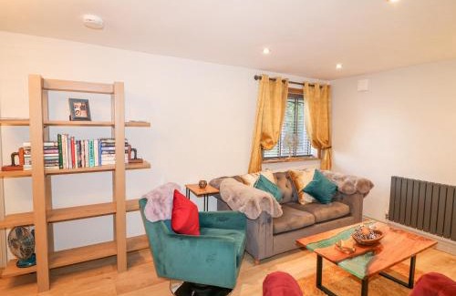 Frampton House | Orchard Retreat Staycation
