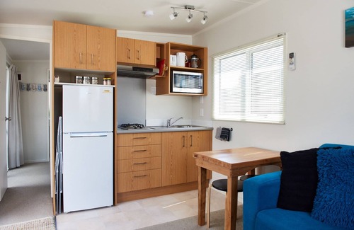 Orewa Cabin | Orewa Kiwi Cabins - Kea