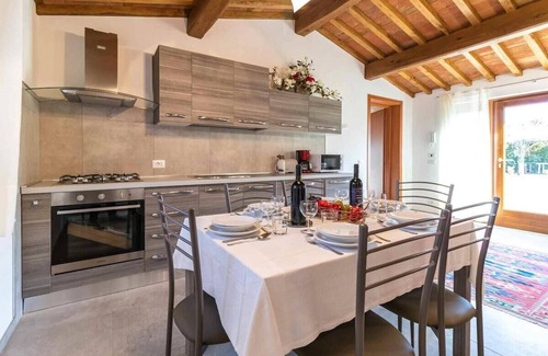 Cascine-La Croce Villa | Orlando, private pool house, A/C, WiFi. Lucca.