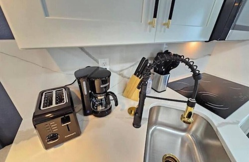 Lawsona - Fern Creek House | Orlando Tiny Home near KIA center w Free Parking