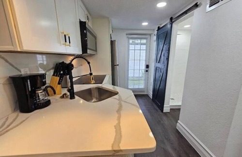 Lawsona - Fern Creek House | Orlando Tiny Home near KIA center w Free Parking