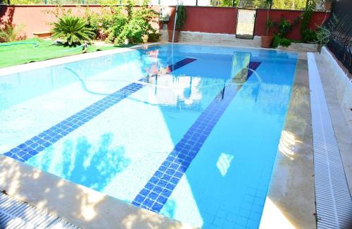 Manavgat House | ormanın içinde geniş havuzlu triplex villa