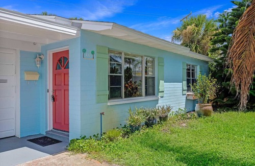 Seaside Homes Cottage | Ormond Beach Cozy Cottage