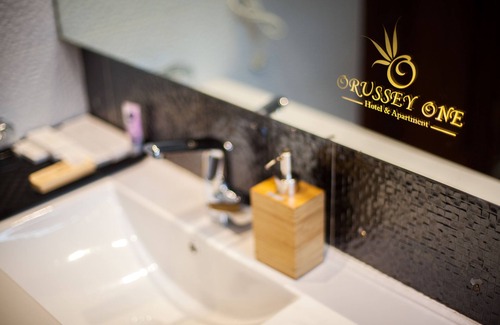 Prampir Makara Hotel | Orussey One Hotel & Apartment