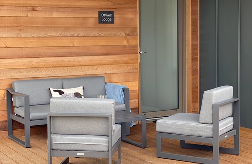 Colchester House | "Orwell" Eco Lodge: Private Hot Tub