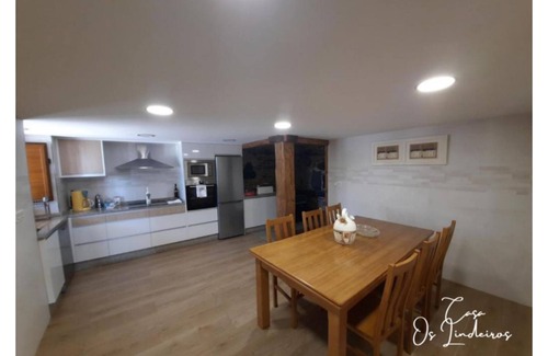 Arzua House | Os Lindeiros House