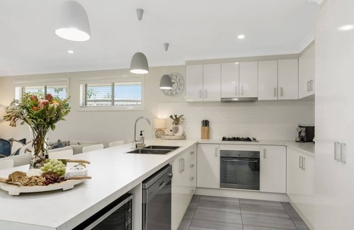 Broulee House | Oscar's @ Broulee Beach Luxury Coastal Living