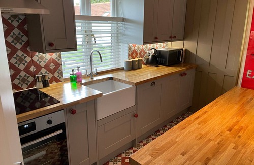 Maldon Cottage | Osea Island: Serene Cottage