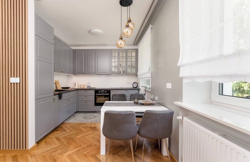 Nowa Huta Apartment | Osiedle Willowe Vintage Chic Apartment