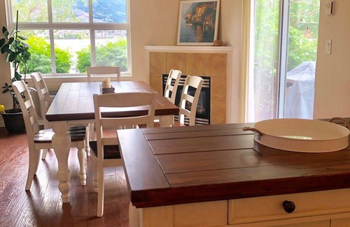 Okanagan-Similkameen House | Osoyoos lakefront townhouse. Located in the quiet community of Casa Del Lago.